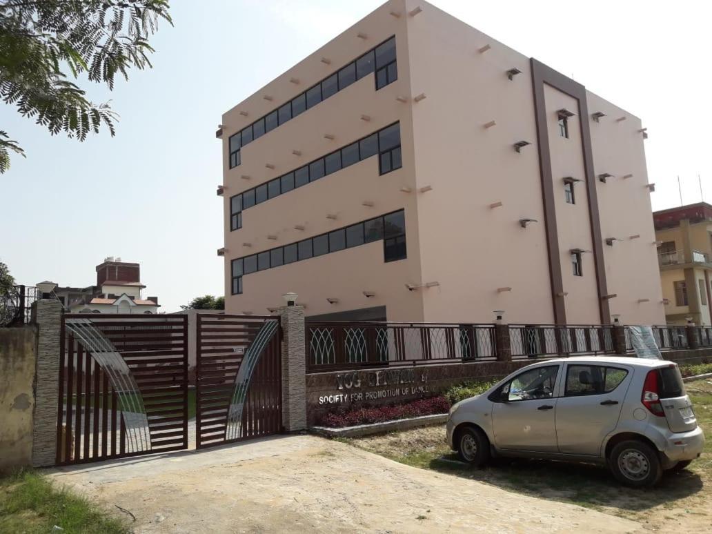 Aparthotel Yog Bhawan Greater Noida Exterior foto